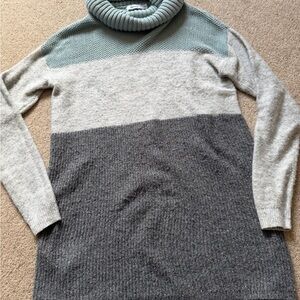 Reitmans Turtleneck Sweater Colorblock Grey Mint Size XS